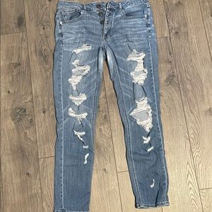 Light Wash Ripped American Eagle Jeans